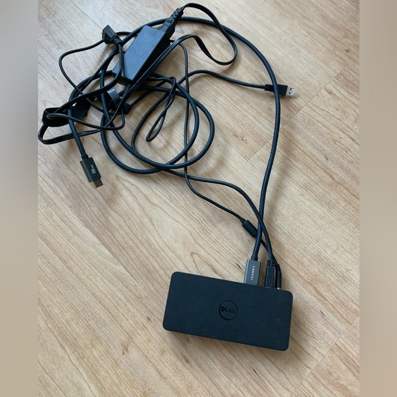 Dell USB 3.0 Ultra HD / 4K Triple Display Docking Station (D3100) Black EUC - Picture 4 of 6